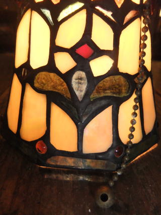 �A���e�B�[�N�g�������̃X�e���h�O���X�y���_���g���C�g�ł� �A���e�B�[�N�Ɩ�  